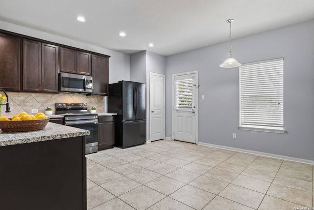 1926 Laurel Pathway, San Antonio, TX 78245