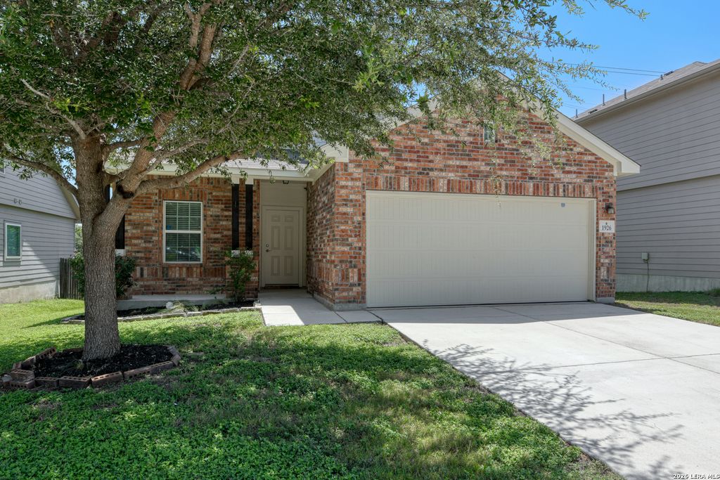 1926 Laurel Pathway, San Antonio, TX 78245