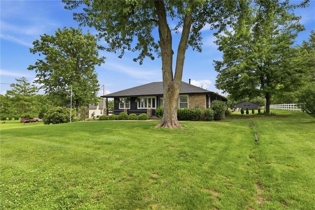 23485 W 207th Street, Spring Hill, KS 66083