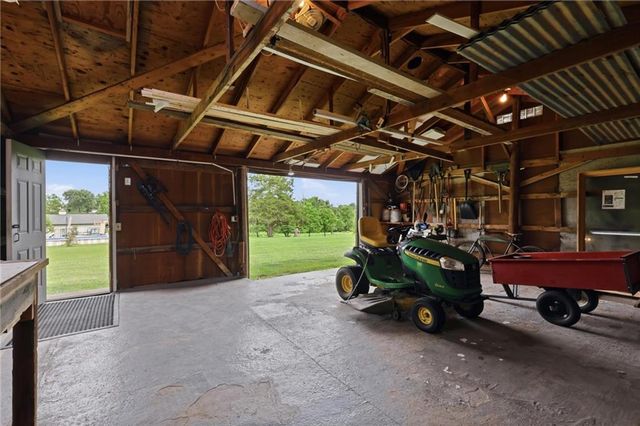 23485 W 207th Street, Spring Hill, KS 66083