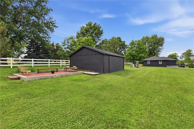 23485 W 207th Street, Spring Hill, KS 66083