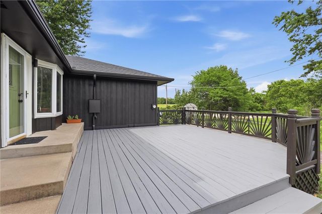 23485 W 207th Street, Spring Hill, KS 66083