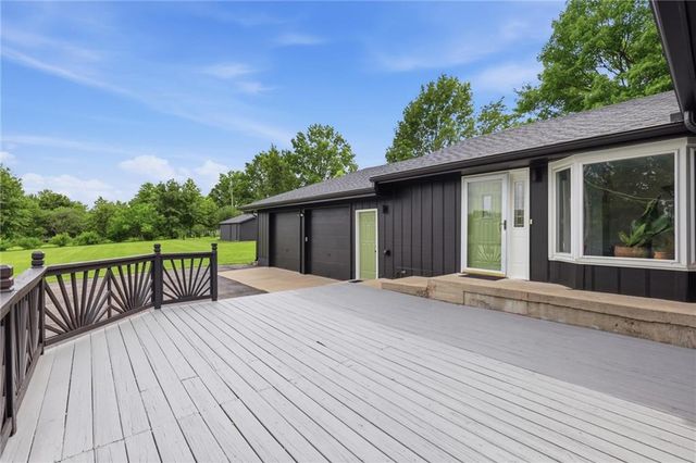 23485 W 207th Street, Spring Hill, KS 66083