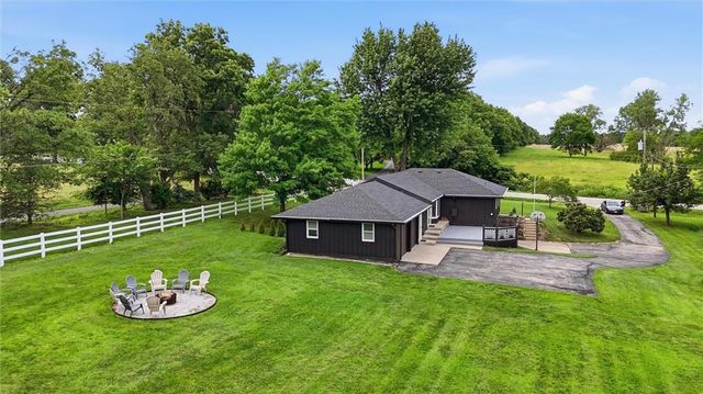 23485 W 207th Street, Spring Hill, KS 66083