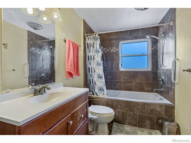 327 W Eisenhower Boulevard, Loveland, CO 80537