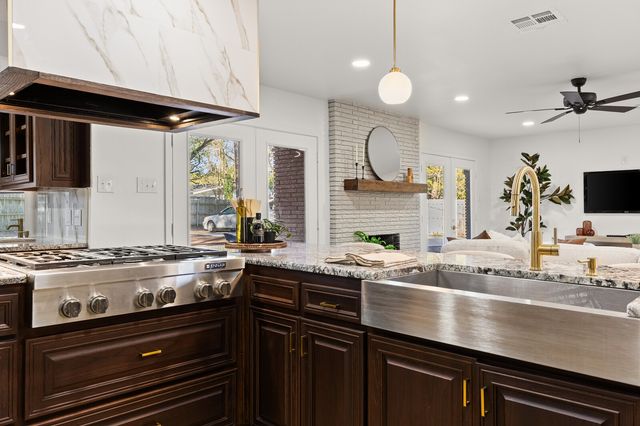 2324 Wooded Acres Drive, Waco, TX 76710