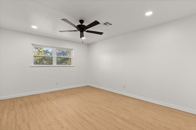 2324 Wooded Acres Drive, Waco, TX 76710