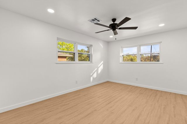 2324 Wooded Acres Drive, Waco, TX 76710