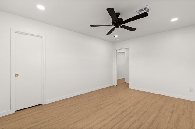 2324 Wooded Acres Drive, Waco, TX 76710