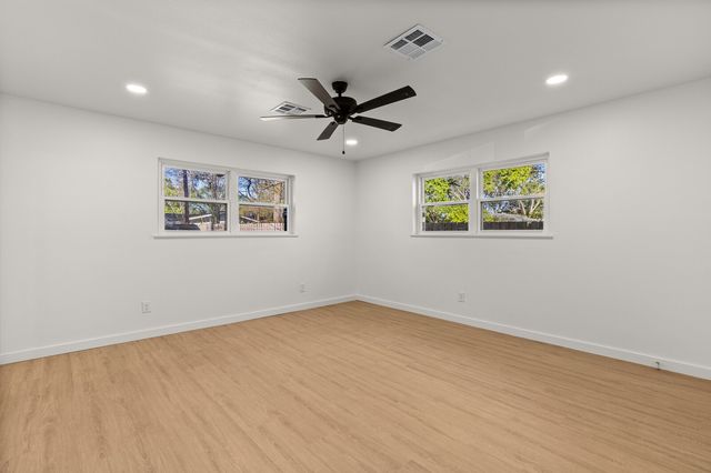 2324 Wooded Acres Drive, Waco, TX 76710