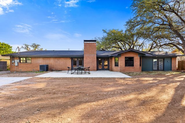 2324 Wooded Acres Drive, Waco, TX 76710