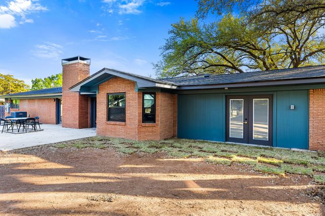 2324 Wooded Acres Drive, Waco, TX 76710