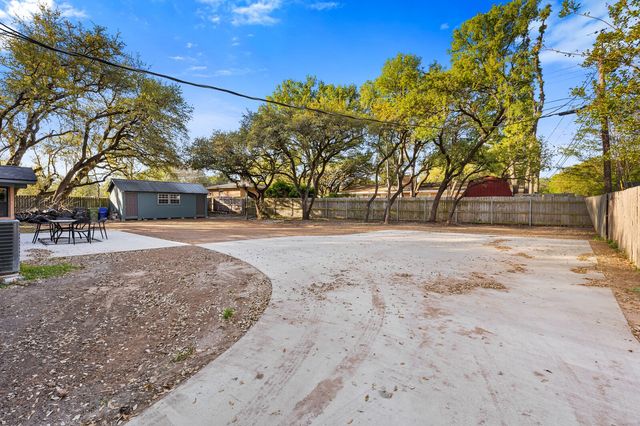 2324 Wooded Acres Drive, Waco, TX 76710