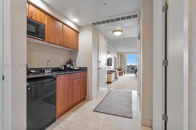 18001 Collins Avenue 1817, Sunny Isles Beach, FL 33160