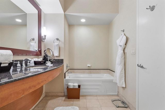 18001 Collins Avenue 1817, Sunny Isles Beach, FL 33160