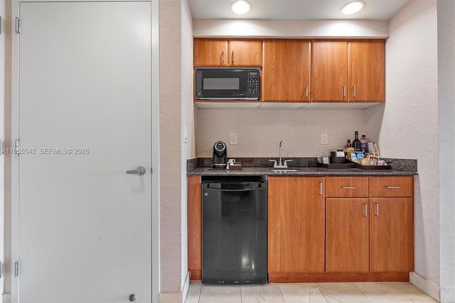 18001 Collins Avenue 1817, Sunny Isles Beach, FL 33160