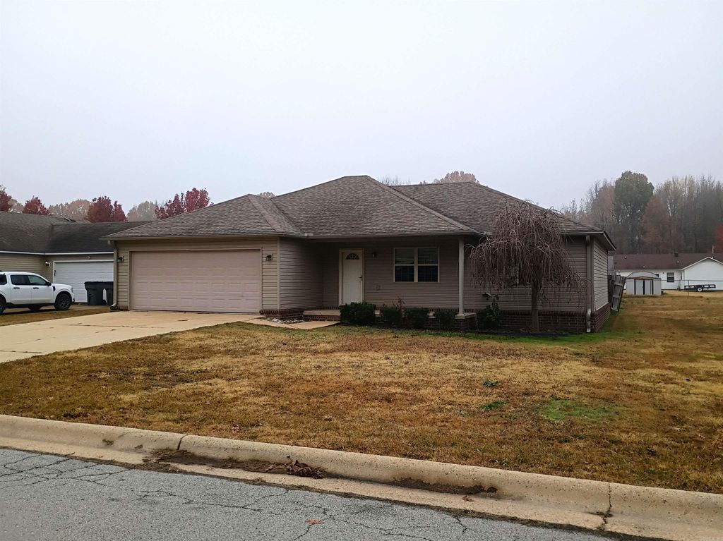 1102 William Hall Dr., Paragould, AR 72450