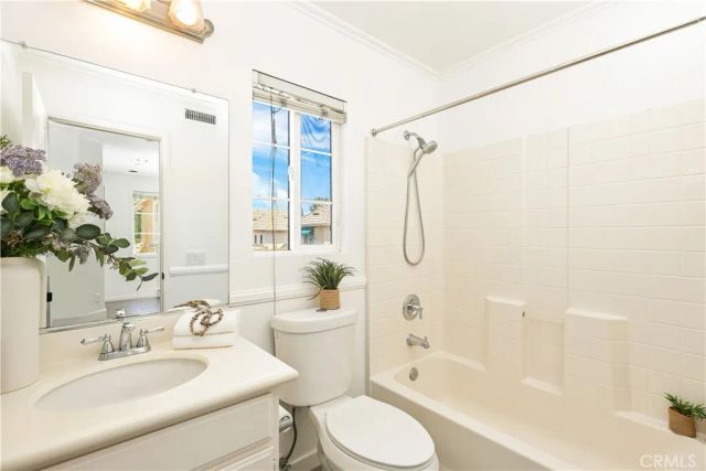 26 Bloomfield Lane, Rancho Santa Margarita, CA 92688
