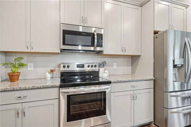 302 Braswell Court, Woodstock, GA 30188