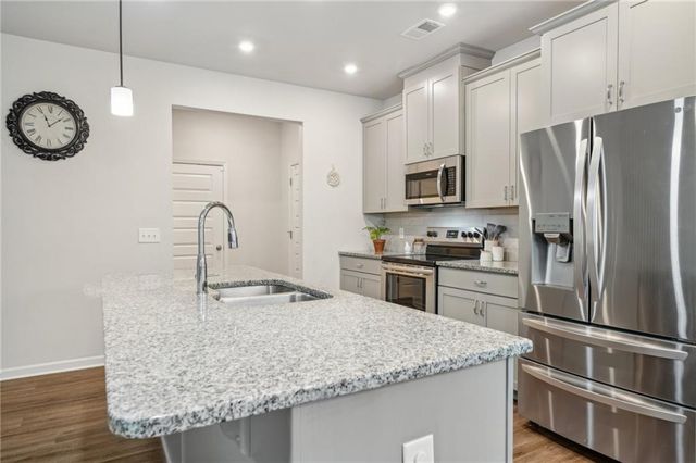 302 Braswell Court, Woodstock, GA 30188