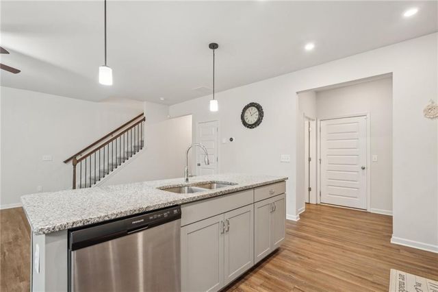 302 Braswell Court, Woodstock, GA 30188
