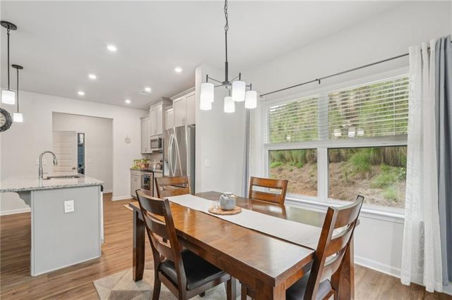 302 Braswell Court, Woodstock, GA 30188