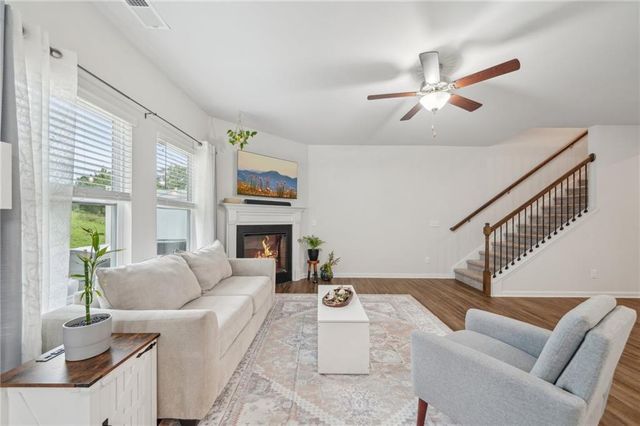 302 Braswell Court, Woodstock, GA 30188