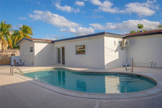 3251 NW 23rd Ct, Lauderdale Lakes, FL 33311