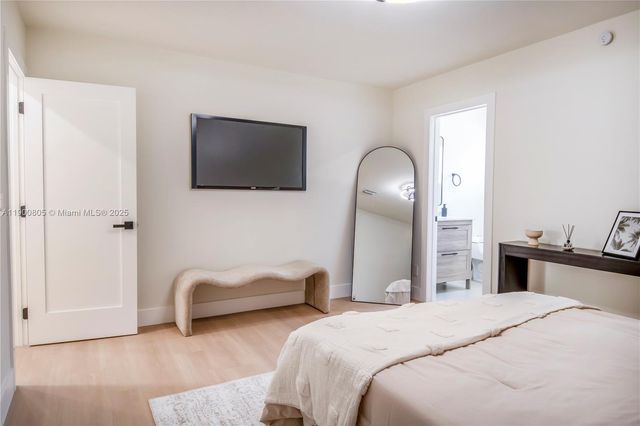 3251 NW 23rd Ct, Lauderdale Lakes, FL 33311