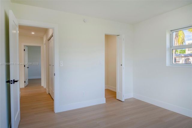 3251 NW 23rd Ct, Lauderdale Lakes, FL 33311