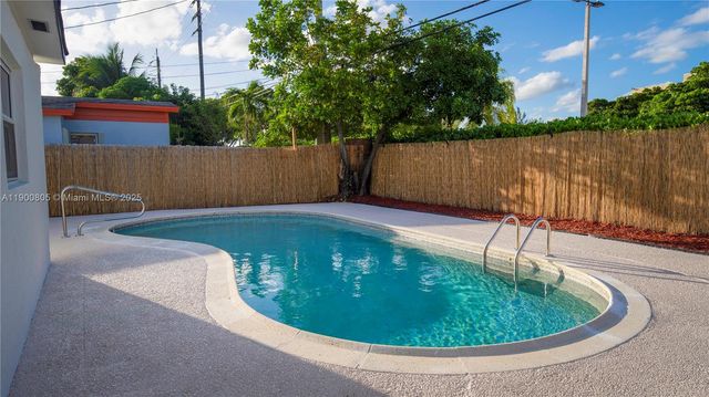3251 NW 23rd Ct, Lauderdale Lakes, FL 33311