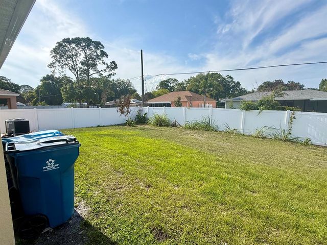 1405 Pace Drive NW, Palm Bay, FL 32907