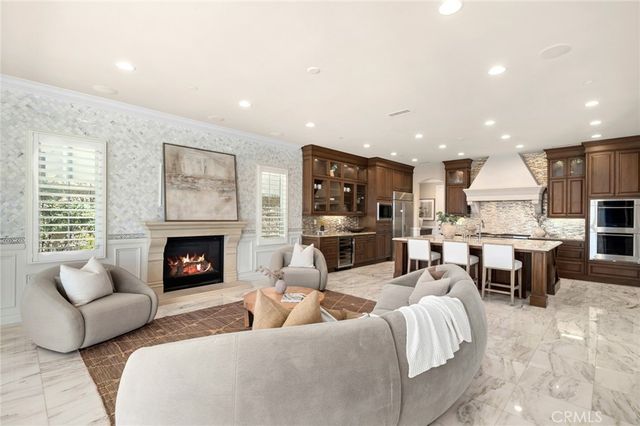 111 Shady Arbor, Irvine, CA 92618