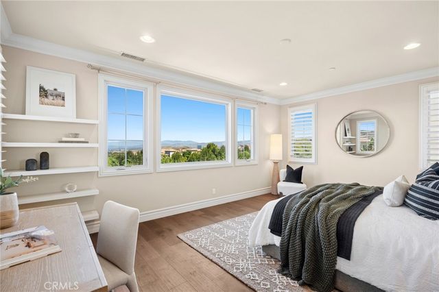 111 Shady Arbor, Irvine, CA 92618