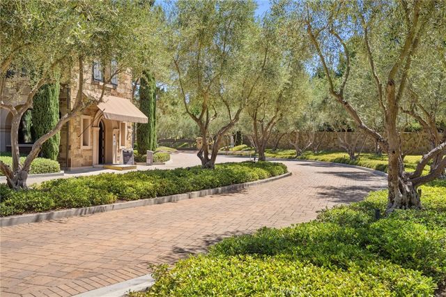 111 Shady Arbor, Irvine, CA 92618