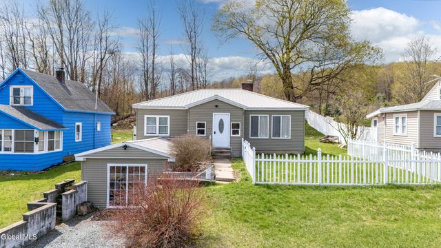 165 County Hwy 123, Mayfield, NY 12117