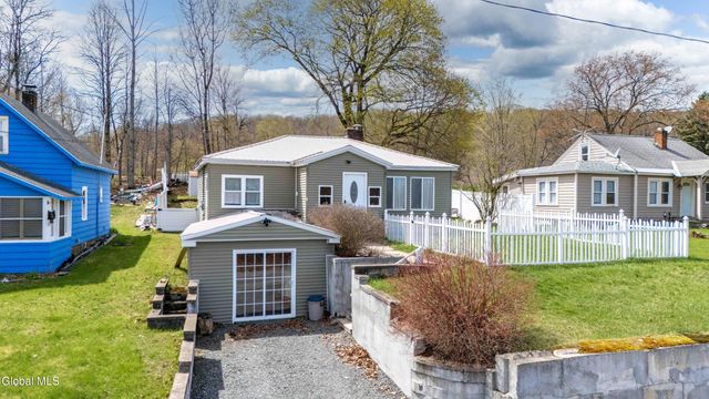 165 County Hwy 123, Mayfield, NY 12117