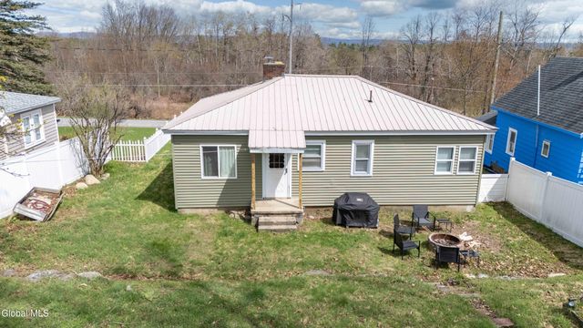 165 County Hwy 123, Mayfield, NY 12117