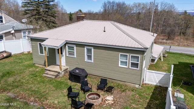 165 County Hwy 123, Mayfield, NY 12117