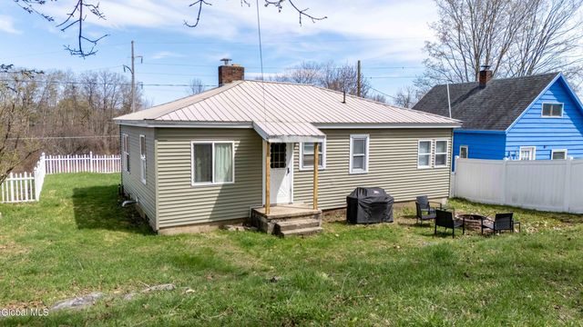165 County Hwy 123, Mayfield, NY 12117