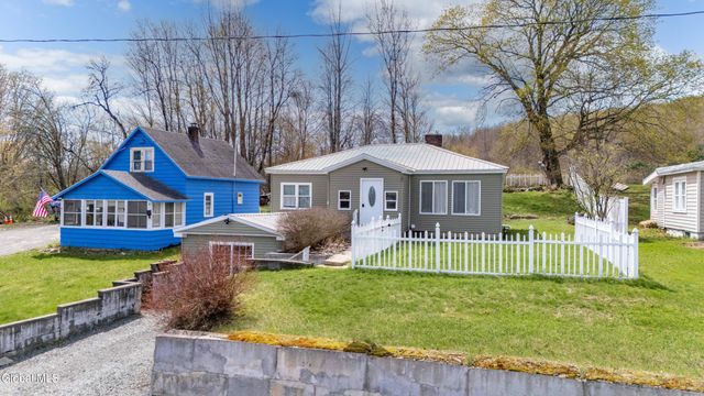 165 County Hwy 123, Mayfield, NY 12117