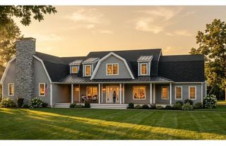 16 Cervelli Farm Dr, Hanover, MA 02339