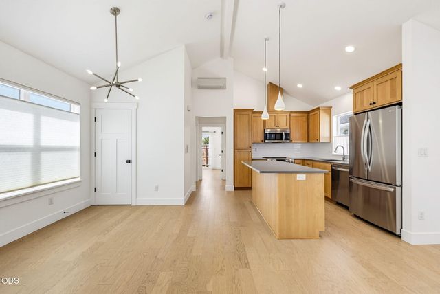 583 Coffee Lane, Ashland, OR 97520