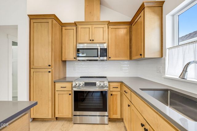 583 Coffee Lane, Ashland, OR 97520