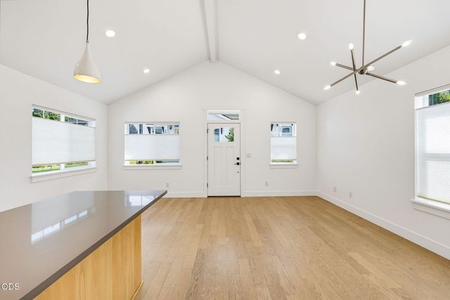 583 Coffee Lane, Ashland, OR 97520