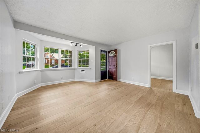 4541 Emerson Road, South Euclid, OH 44121