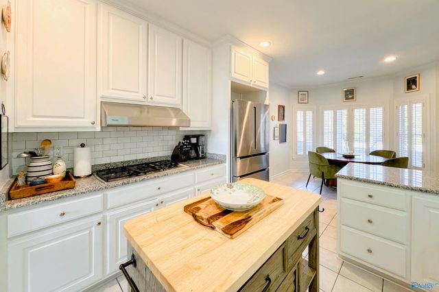 2831 Summerwind Drive, Decatur, AL 35603