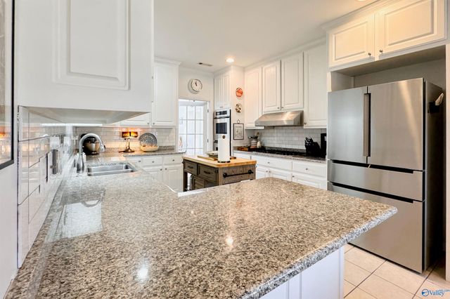 2831 Summerwind Drive, Decatur, AL 35603