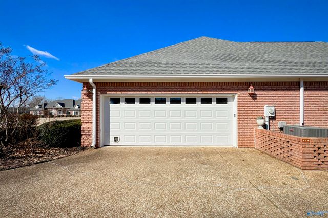 2831 Summerwind Drive, Decatur, AL 35603