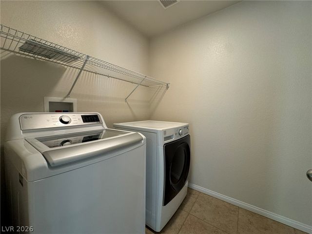 9048 Winchester Ridge Street, Las Vegas, NV 89139